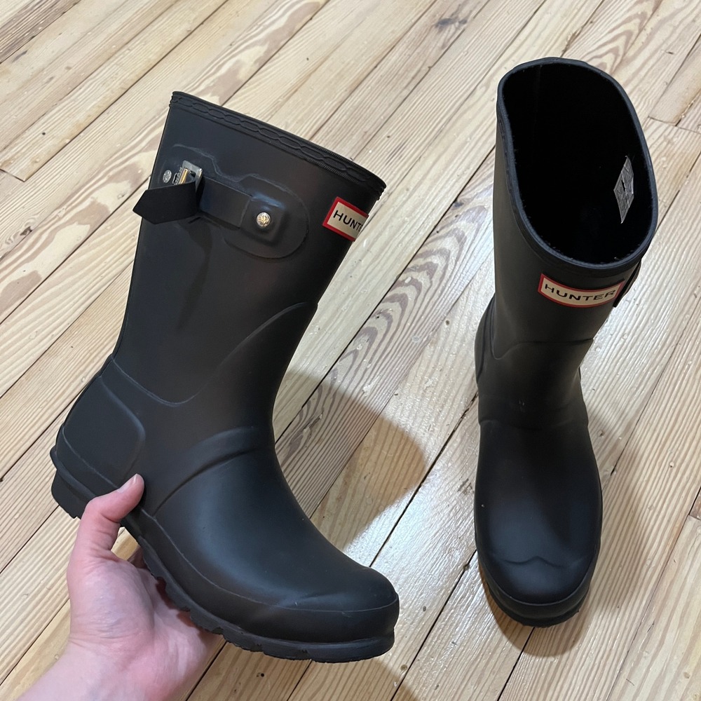 Hunter Original Short Rain Boots Women 7 Black Matte Waterproof Welly Buckle